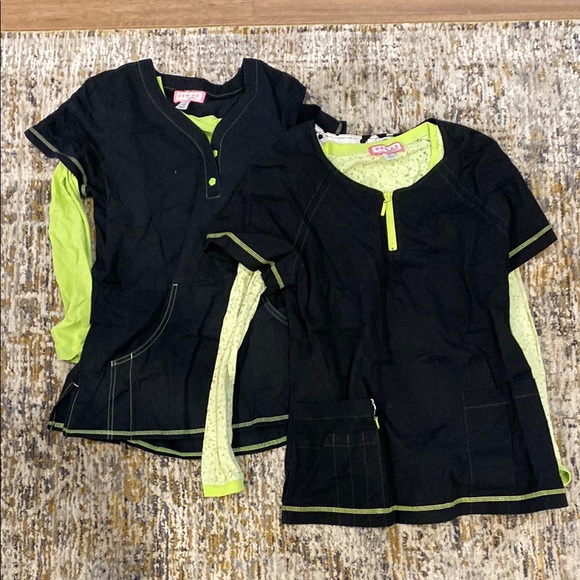 Women’s Black and Green Scrub Tops - Picture 1 of 5